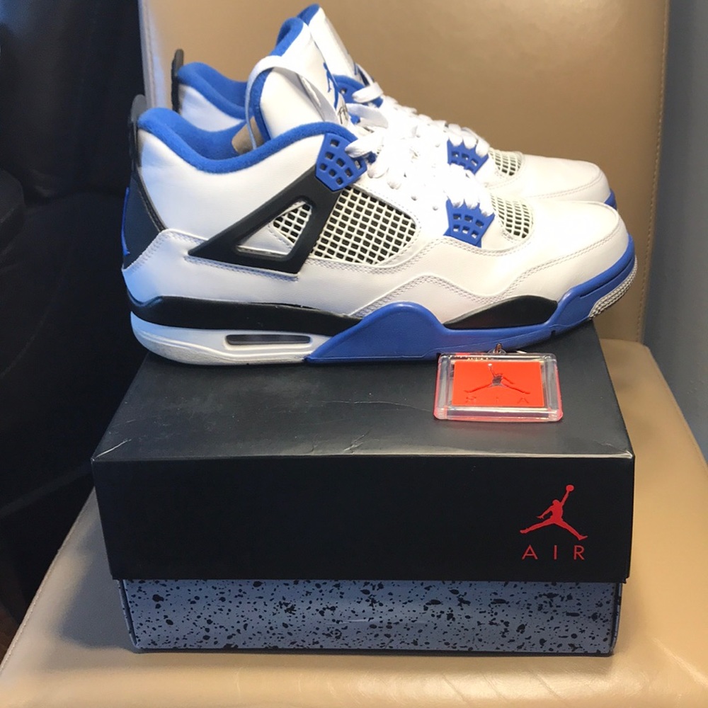 Jordan Retro 4 “Motorsports”
